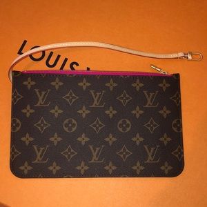 Louis Vuitton Neverfull Wristlet/Pouch NWT